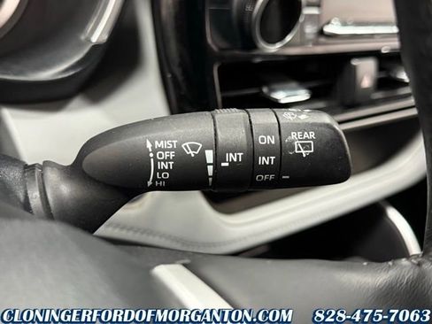 Used 2023 Toyota Highlander LE image 18