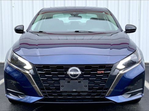 Used 2024 Nissan Altima 2.5 SR AWD/4WD image 3
