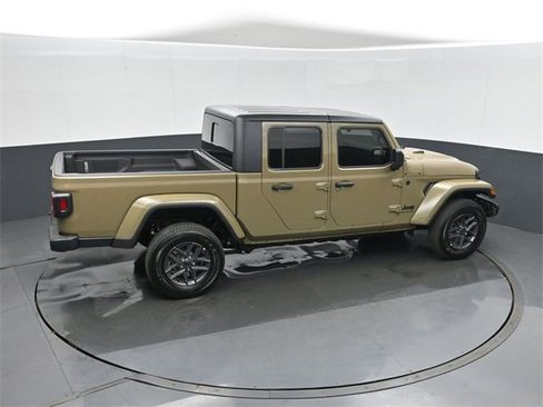 New 2025 Jeep Gladiator Sport image 35