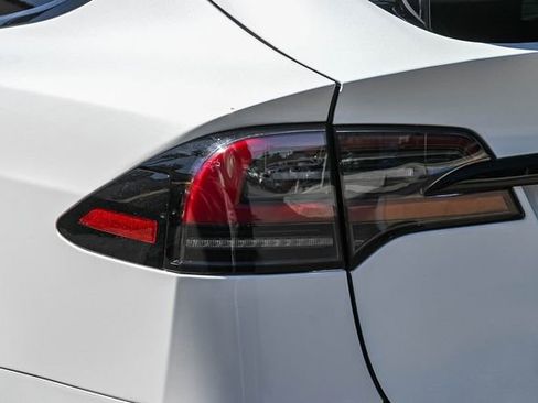 Used 2022 Tesla Model X image 8