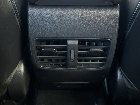 Used 2023 Toyota Corolla Cross XLE w/ Convenience Package image 14