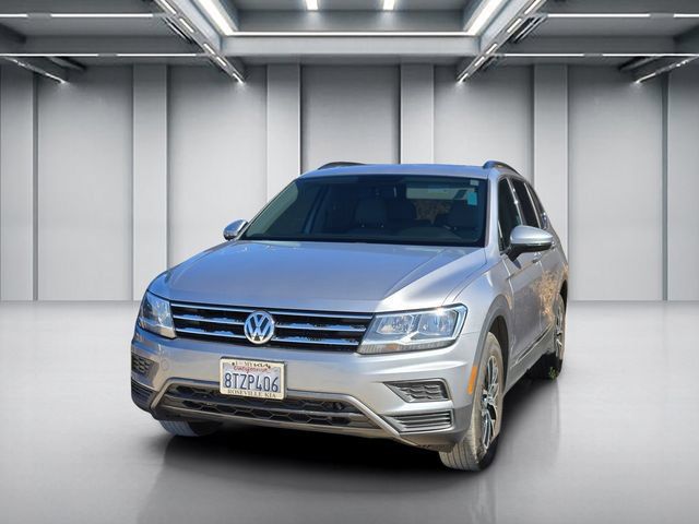 Used 2021 Volkswagen Tiguan SE w/ Panoramic Sunroof Package FWD image 3