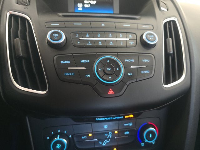 Used 2016 Ford Focus SE w/ Equipment Group 201A FWD image 21