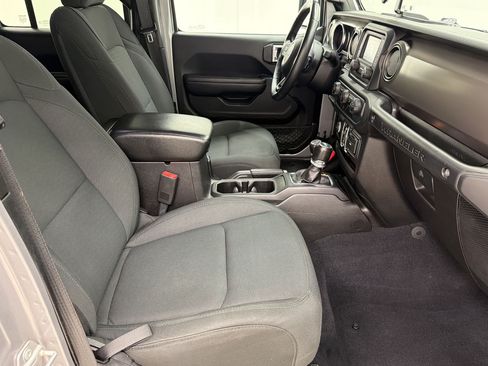 Used 2018 Jeep Wrangler Unlimited Sport S AWD/4WD image 21