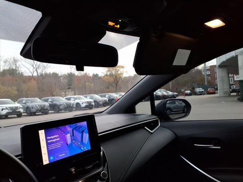 Used 2024 Toyota Corolla SE image 19