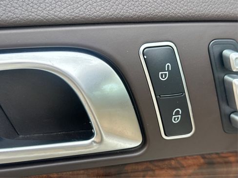 Used 2013 Mercedes-Benz SL 550 image 12