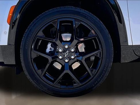 Used 2024 Chevrolet Traverse RS w/ LPO, Floor Liner Package AWD/4WD image 30