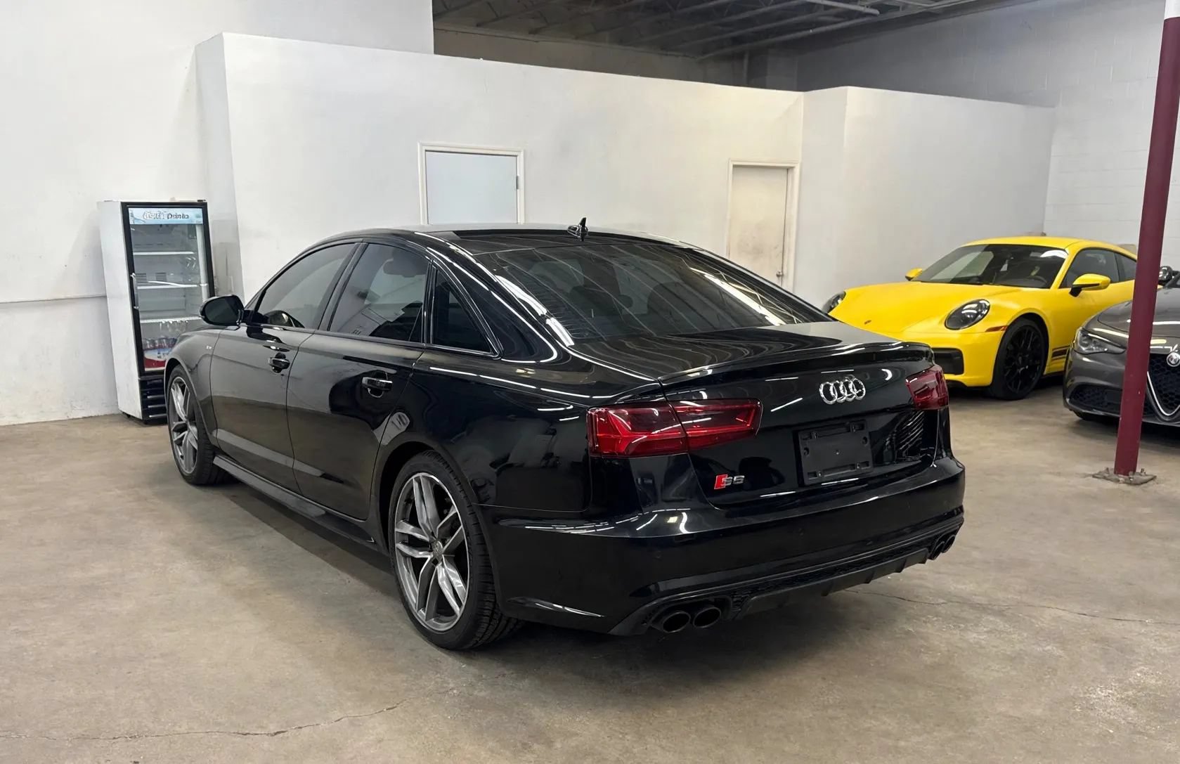 Used 2017 Audi S6 Premium Plus w/ S6 Sport Package AWD/4WD image 4
