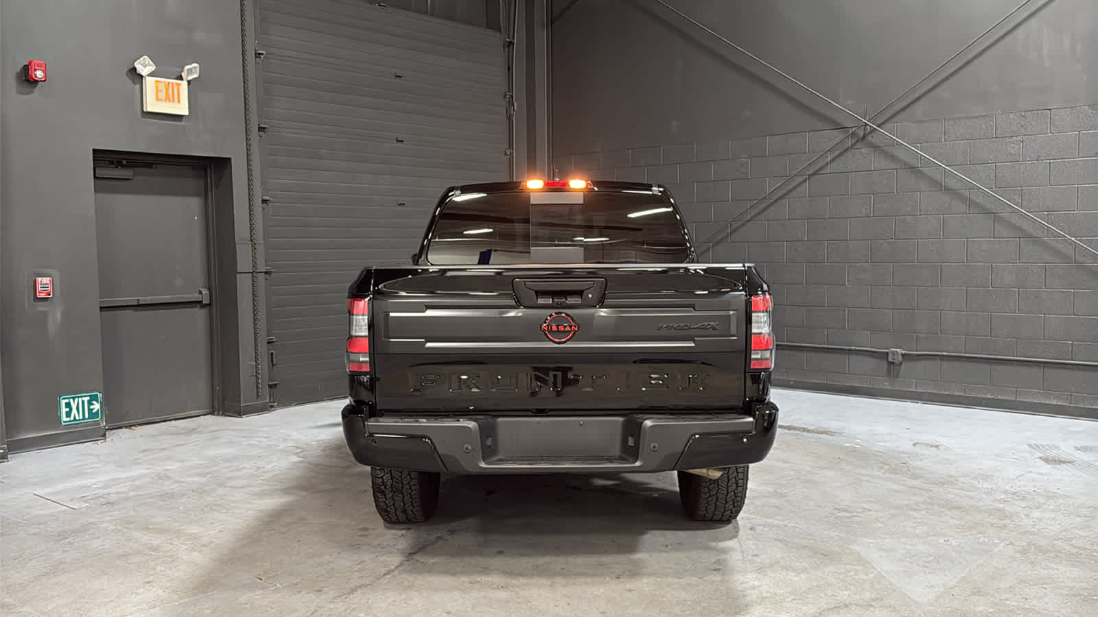 Used 2026 Nissan Frontier PRO-4X AWD/4WD image 5