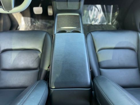 Used 2022 Tesla Model Y Performance image 43