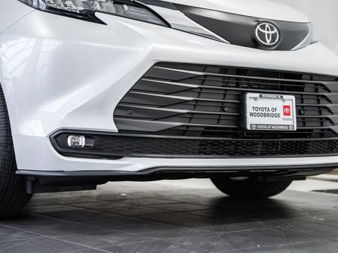 New 2026 Toyota Sienna XLE image 15