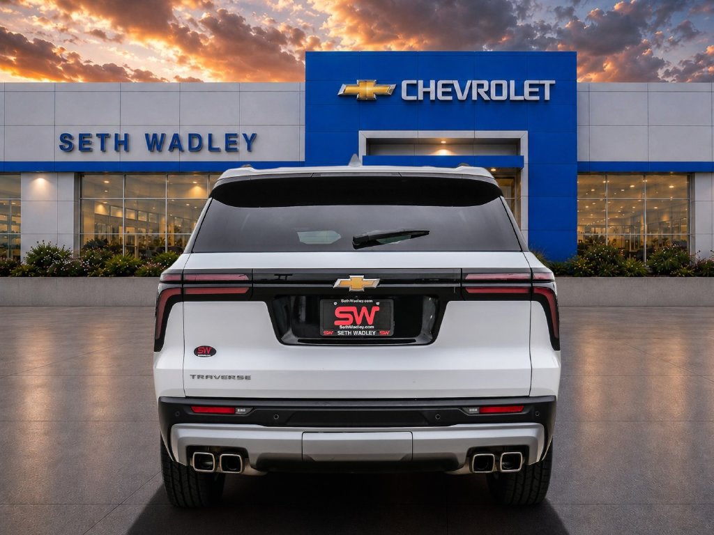 Used 2025 Chevrolet Traverse LT FWD image 6