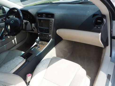 Used 2010 Lexus IS 250C RWD image 19
