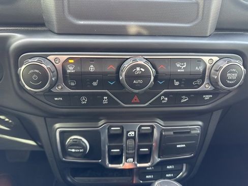 Used 2020 Jeep Wrangler Unlimited Sahara w/ Safety Group image 33