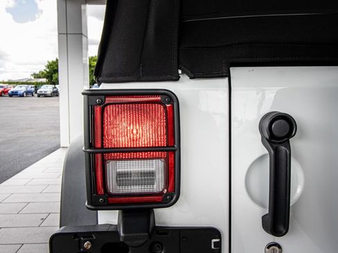Used 2016 Jeep Wrangler Sport w/ Quick Order Package 24S AWD/4WD image 13