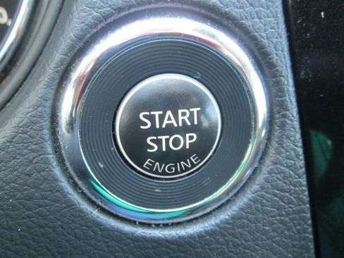 Used 2020 Nissan Rogue SV AWD/4WD image 22