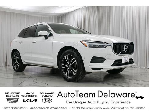 Used 2018 Volvo XC60 T6 Momentum w/ Vision Package image 1