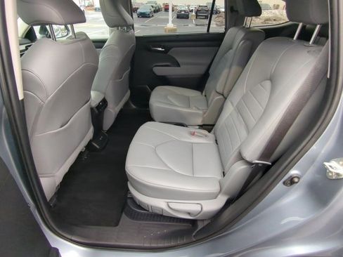 Certified 2020 Toyota Highlander XLE image 16