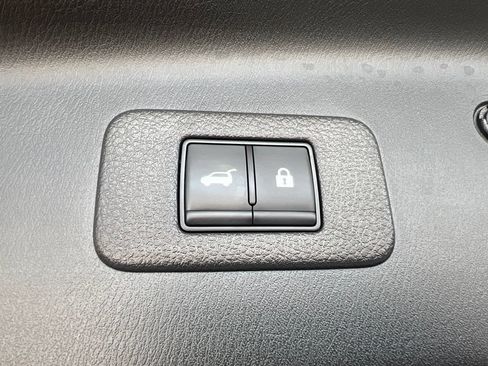 Certified 2023 Nissan Armada SL w/ Midnight Edition Package AWD/4WD image 15