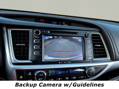 Used 2019 Toyota Highlander XLE AWD/4WD image 14