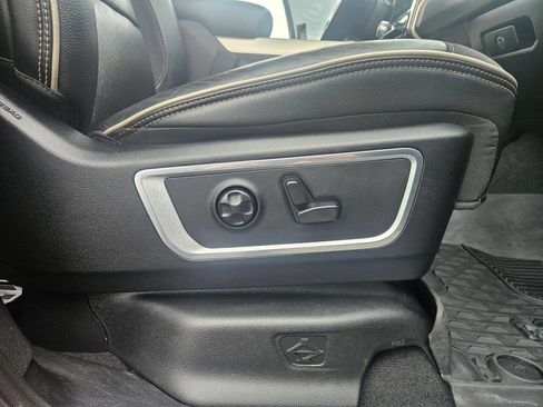 Used 2019 RAM 1500 Laramie image 38