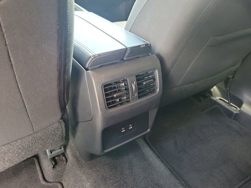 Used 2025 Nissan Rogue SV FWD image 11