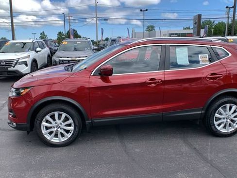 Used 2022 Nissan Rogue Sport SV AWD/4WD image 2