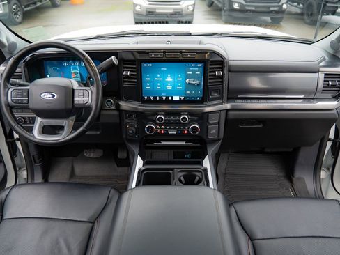 Used 2024 Ford F350 Lariat image 13