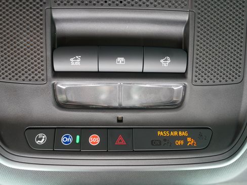Used 2025 Chevrolet Equinox LT w/ Convenience Package II AWD/4WD image 33