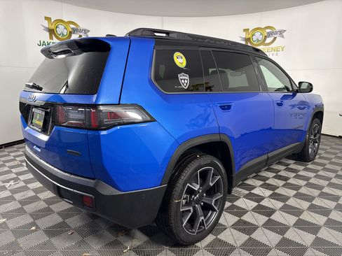 New 2026 Jeep Cherokee Overland image 7