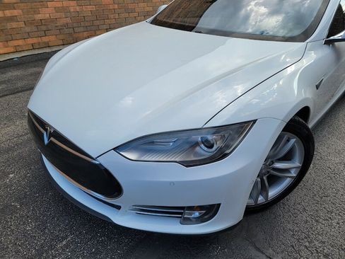 Used 2015 Tesla Model S 70D AWD/4WD image 23