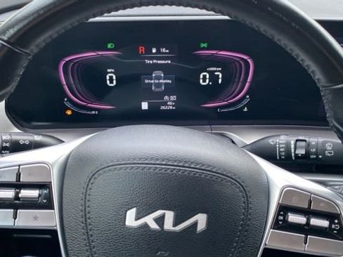 Used 2023 Kia Telluride S image 31