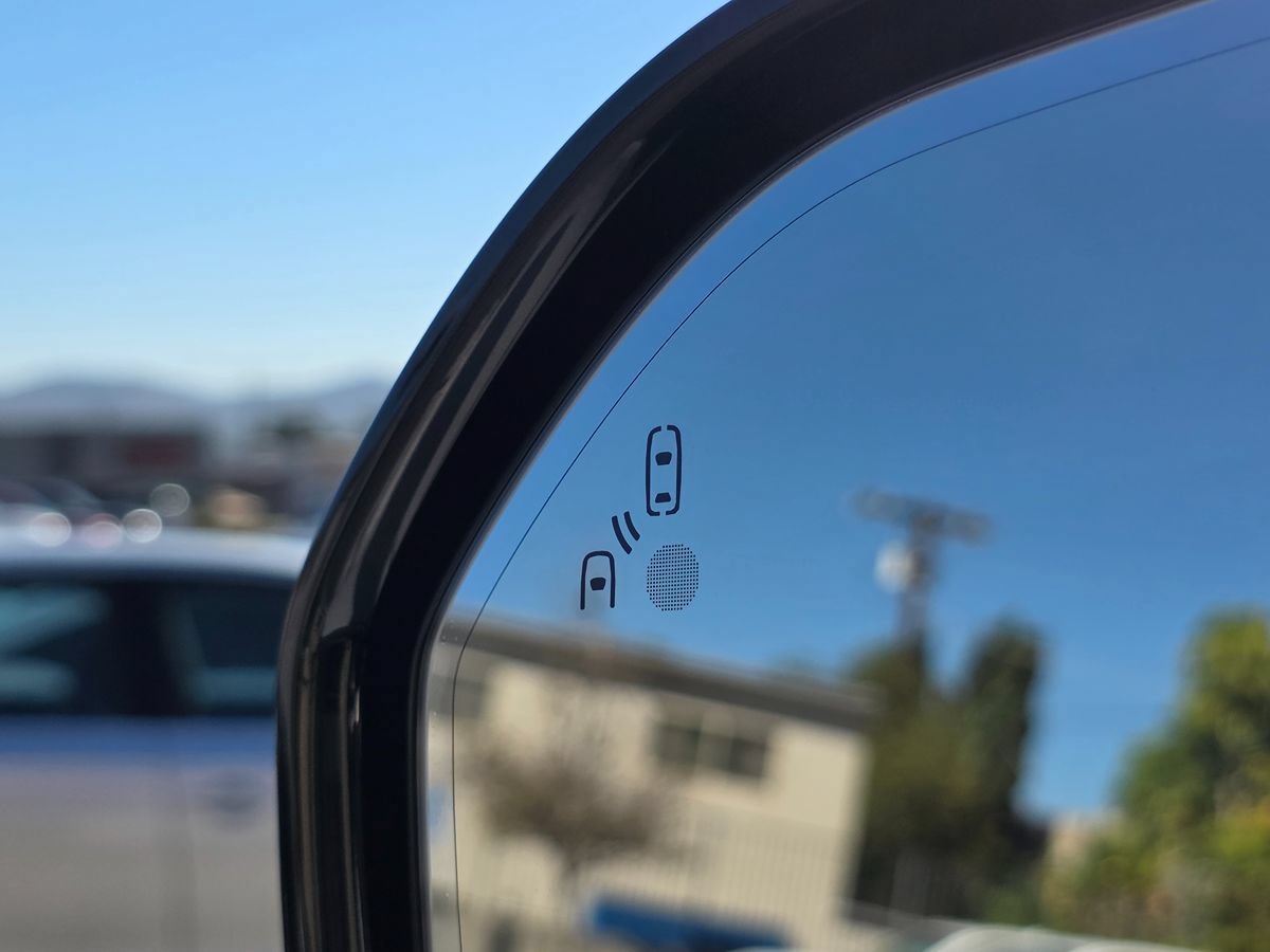 Used 2018 Lincoln Navigator L Select w/ Technology Package RWD image 35