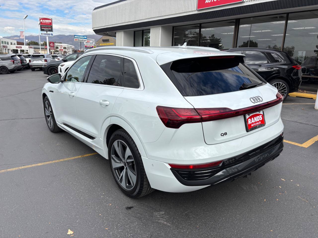 Used 2024 Audi Q8 e-tron Premium Plus AWD/4WD image 10
