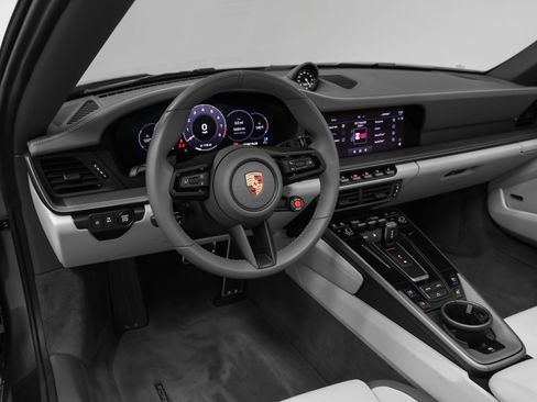 Certified 2025 Porsche 911 Carrera RWD image 36