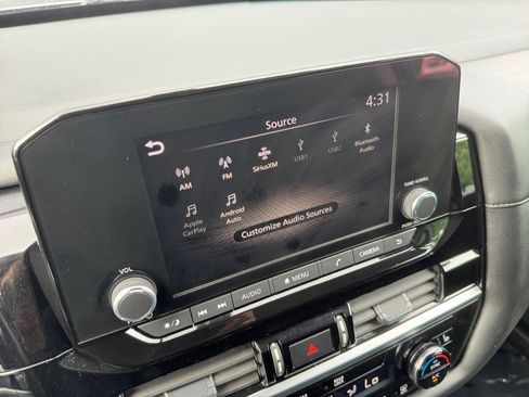 Used 2024 Nissan Pathfinder SV FWD image 19