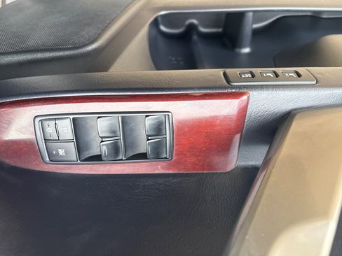 Used 2014 Lexus GX 460 image 19