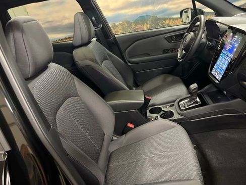 Used 2025 Subaru Forester Premium AWD/4WD image 62