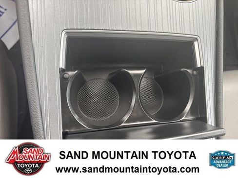 Used 2025 Toyota Sienna XLE image 20