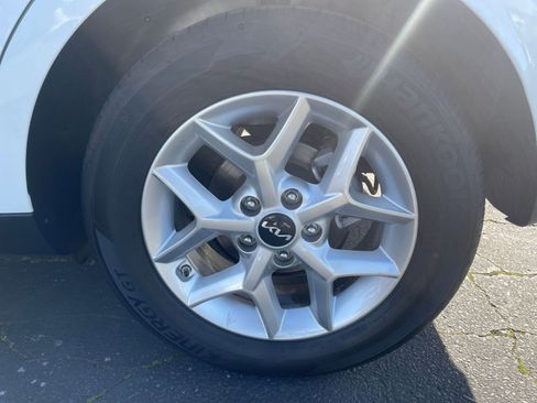 Used 2025 Kia Soul LX w/ LX Technology Package image 24