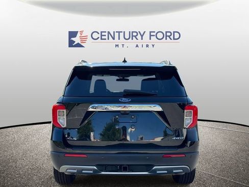 Certified 2023 Ford Explorer XLT w/ Equipment Group 202A AWD/4WD image 3
