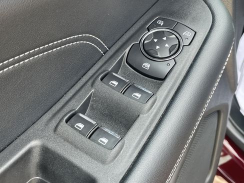 Used 2022 Ford Edge Titanium AWD/4WD image 13
