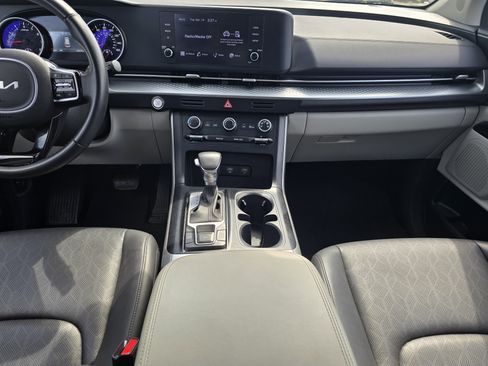 Used 2024 Kia Carnival LX image 14