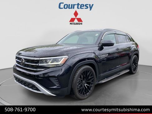 Used 2020 Volkswagen Atlas Cross Sport SE AWD/4WD image 1
