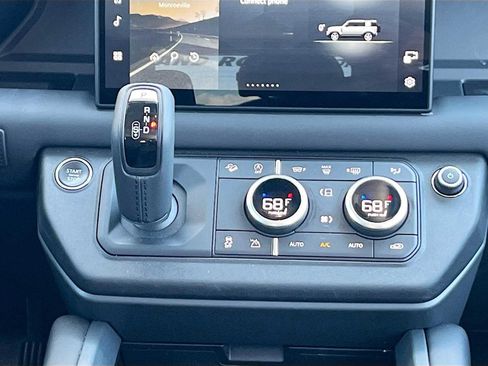 Used 2025 Land Rover Defender 110 S AWD/4WD image 10