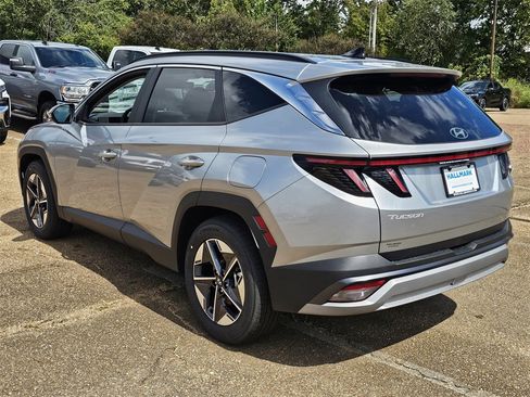New 2026 Hyundai Tucson SEL image 3