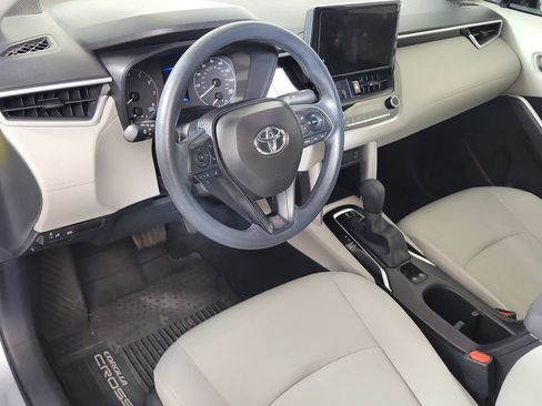 Used 2024 Toyota Corolla Cross L FWD image 11