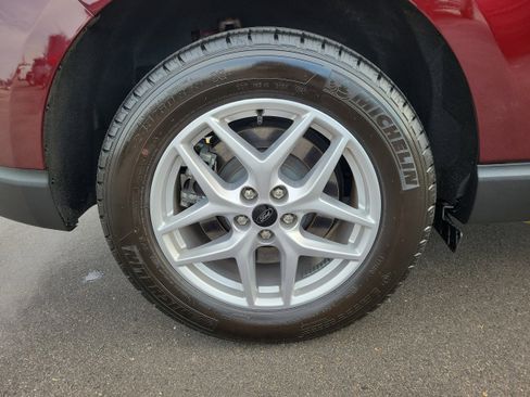 Used 2024 Ford Edge SEL w/ Convenience Package image 5