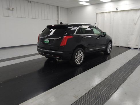 Used 2017 Cadillac XT5 Platinum w/ Driver Assist Package image 9