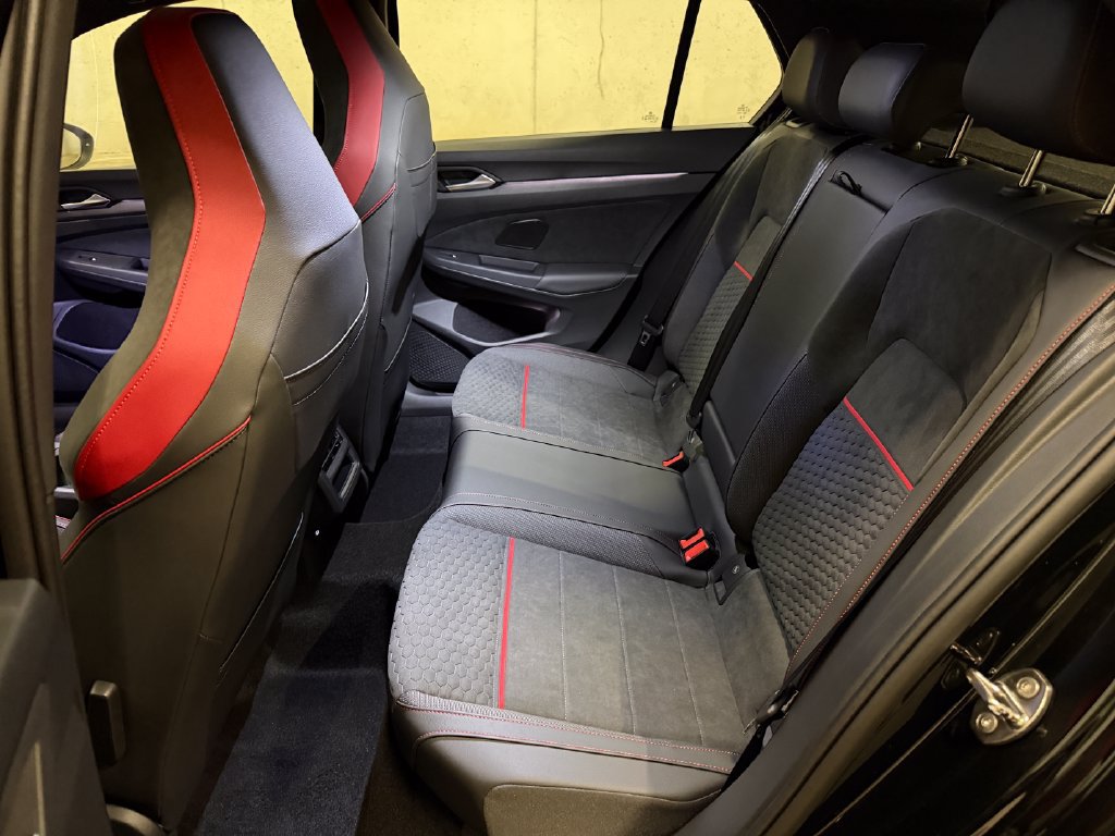 New 2026 Volkswagen GTI SE FWD image 24
